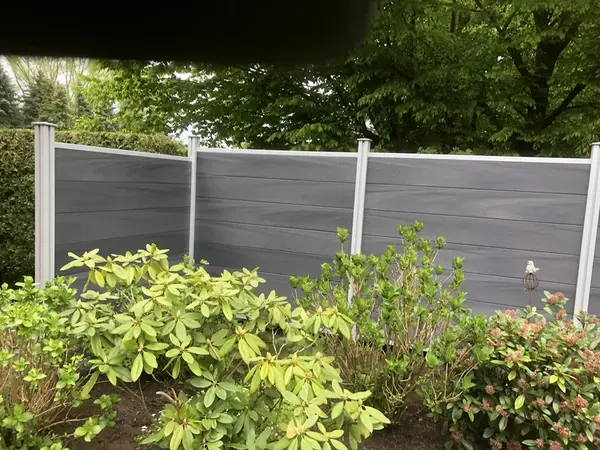 Gartenpflege und Mulcharbeiten