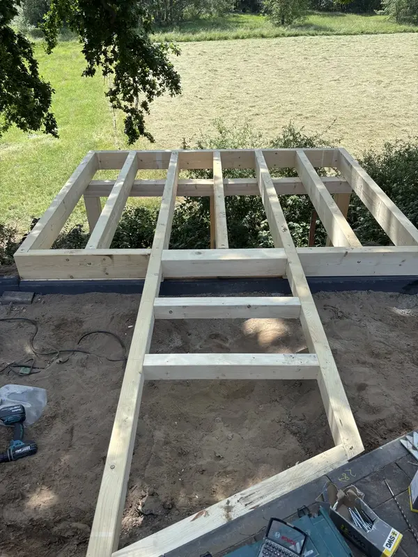 Holzweg im Hanggarten